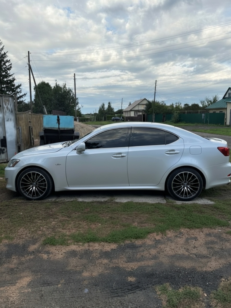 Примерка дисков на LEXUS IS XE20 Sedan 2005-2013