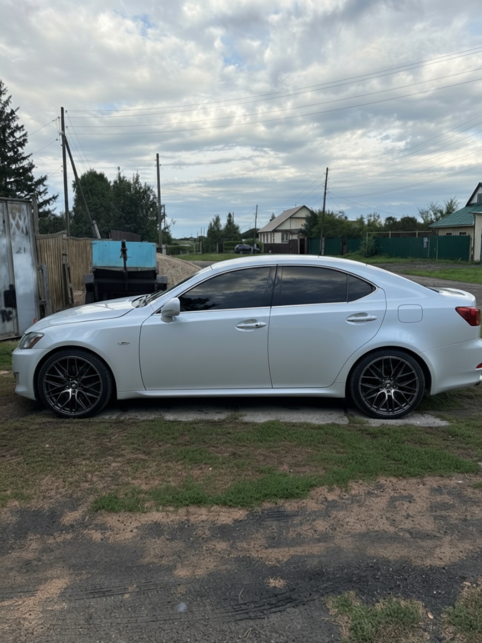 Примерка дисков на LEXUS IS XE20 Sedan 2005-2013