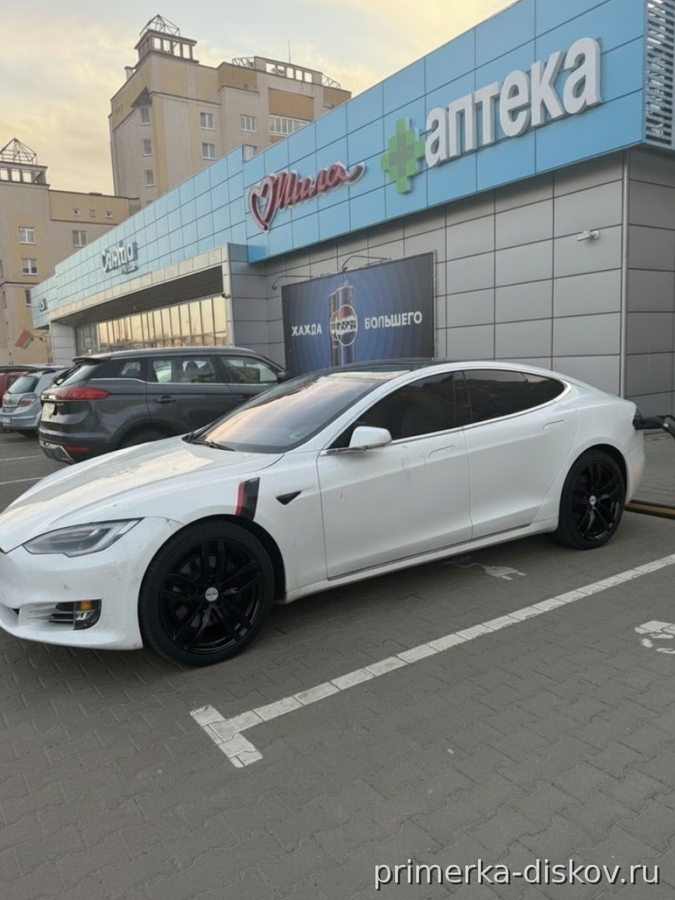 Примерка дисков на TESLA Model S 5YJS Sedan 2013-2026