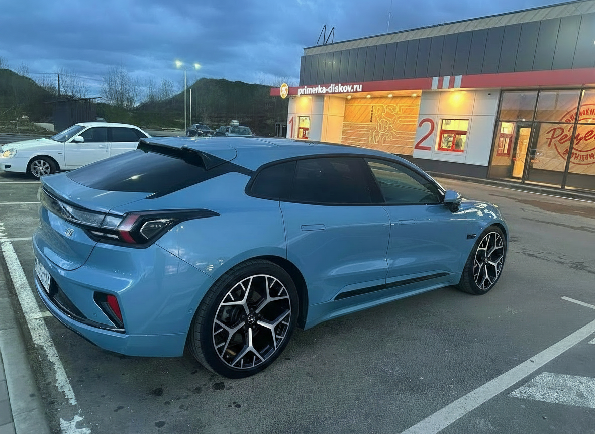 Примерка дисков на ZEEKR 001 Liftback 2021-2025