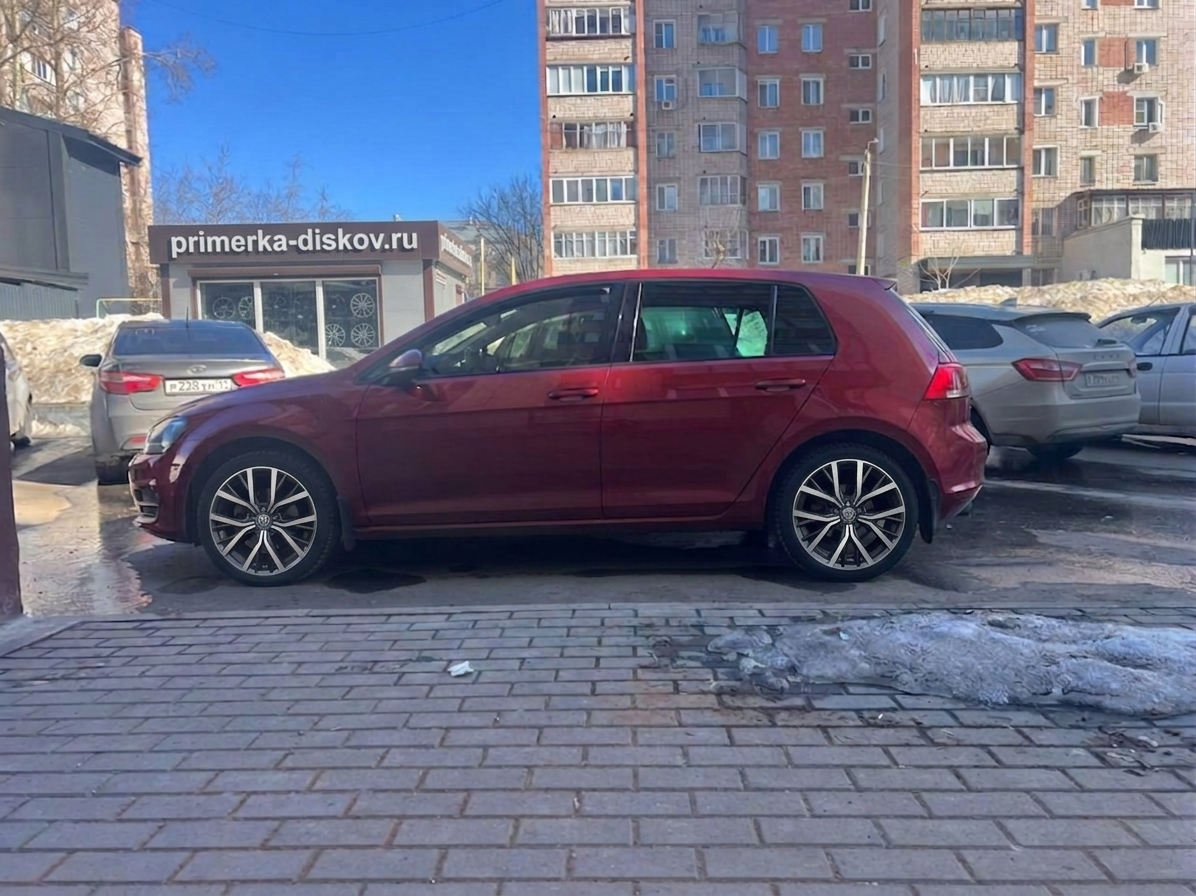 Примерка дисков на VOLKSWAGEN Golf VII