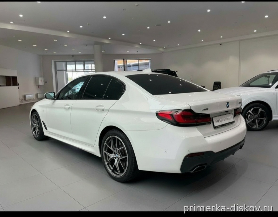 Примерка дисков на BMW 5-series G30 Sedan 2017-2023