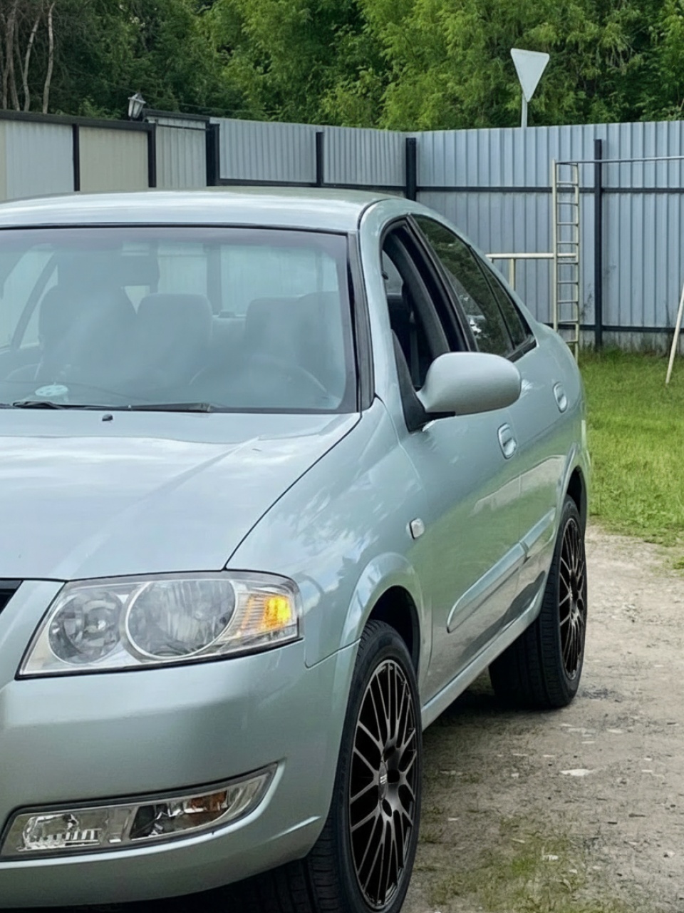 Примерка дисков на NISSAN Almera Classic B10 Sedan 2006-2012
