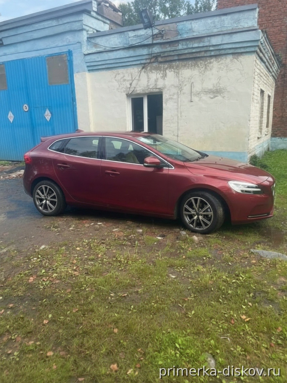 Примерка дисков на VOLVO V40 M Hatchback 5d 2012-2016