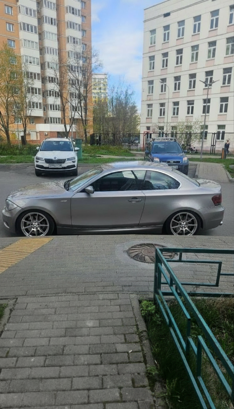 Примерка дисков на BMW 1-series E82 Coupe 2007-2013